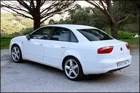 On termine avec cette voiture, qui est une ...