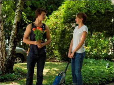 Les jours suivants, une fois rentré, Hazel Grace et Augustus se rendent souvent dans un parc de leur quartier pour passer de bons moments. Dans quelle ville se déroule la majeure partie de l'histoire ?