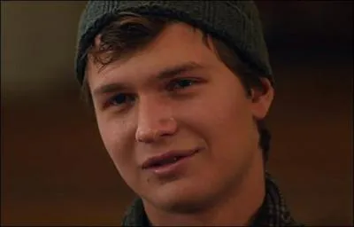 Un soir, Augustus demande à Hazel Grace et à son ami, qu'il était venu soutenir au groupe de paroles, de le rejoindre dans une église. Qu'est-ce qu'Augustus leur demande ?