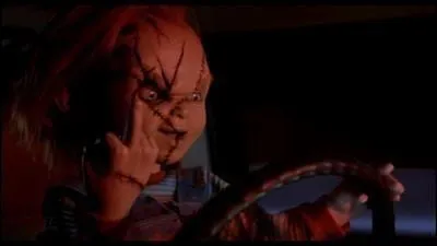 Que dit Chucky quand une nana le double sur le côté ?