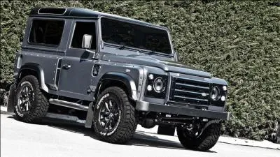 Quelle est cette Land Rover ?