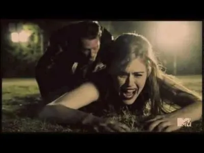 Suite à la morsure de Peter Hale, Lydia Martin devient une...