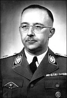 Qui est cet homme ? (indice : il est le chef de la SS et de la police allemande)