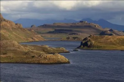 Partons vers le sud de l'océan Indien. Parmi ces îles et archipels, laquelle ou lequel ne fait pas partie des Terres australes et antarctiques françaises (TAAF) ?