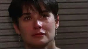 Je suis Demi Moore ; dans le film "Ghost" je joue le rôle de...