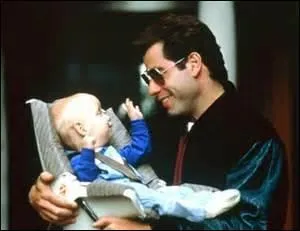 Je suis Abe Vigoda dans le film "All&ocirc; maman, ici b&eacute;b&eacute; ! ", je joue le r&ocirc;le de :