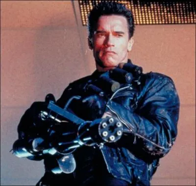 Arnold Schwarzenegger fait-il partie des méchants dans cet opus ?