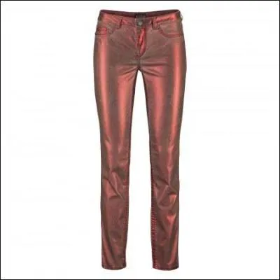 Comment appelle-t-on la tendance qui fait renaître les paillettes, les couleurs, le look flashy (ou disco, bien sûr ! ) ?