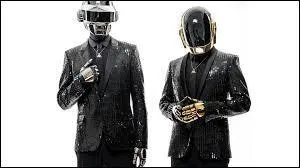 Comment s'appelle celui à droite ?