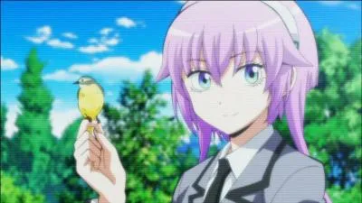 Je suis une machine appelée "Batterie d'Artillerie Lourde" et suis transférée dans la classe E afin de tuer Koro-sensei. Je suis :