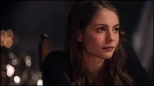 Théa (sa sur) prend :