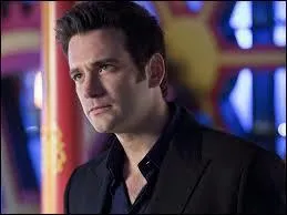 Pourquoi Oliver avoua-t-il son identité (Arrow) à Tommy ?