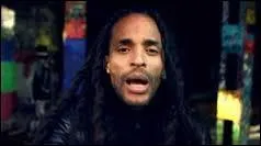 "Je suis pas riche 
Mais l'amour fait de moi un millionnaire..."