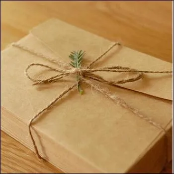 Quel est le premier cadeau que déballe Harry ?