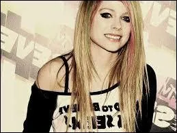 A quel âge dit-elle avoir commencé à écrire ses propres chansons ?