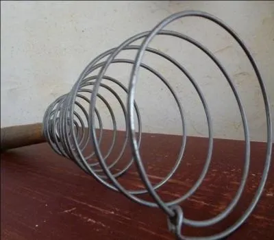 Quel produit est utilisé avec cet ustensile de cuisine ?