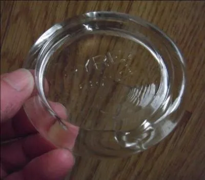 Quel produit est utilisé avec cet ustensile de cuisine ?