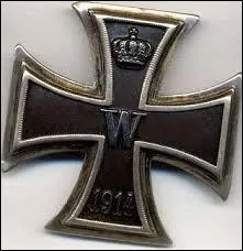 De quel pays provient cette décoration militaire nommée "croix de fer" ?
