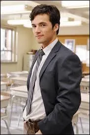 Avec qui sort Aria ?