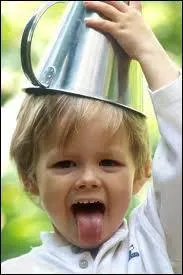 Être très turbulent, c'est "faire le diable à...".