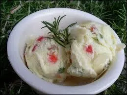 À quel alcool est parfumé la glace Plombières ?