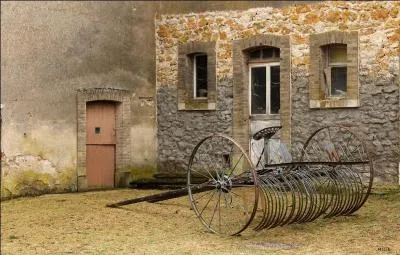 Enfin, comment se nomme ce très vieil outil agricole ?