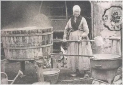 Que pouvait bien faire cette femme ?