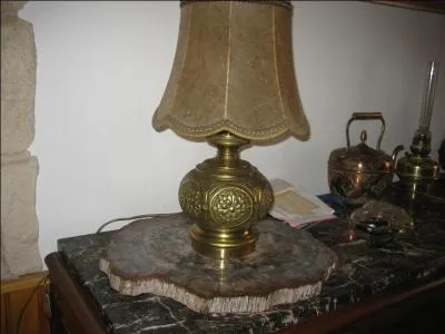 En quoi peut être fait cet abat-jour ?