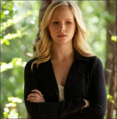 Épisode 10 : qui annonce à Caroline que sa mère est malade ?