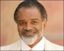 Où se trouvait le bar qu'il a tenu pendant plus de dix ans ?