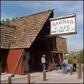 Où se trouve ce café devenu célèbre en 1988 grâce au tournage d'un film ?