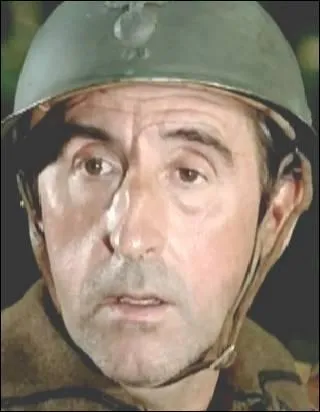 "Si je connaissais l'con qui a fait sauter le pont ! ".
Qui dit cette réplique dans le film "On a retrouvé la septième compagnie" ?