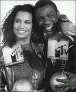 Quelle chanson de Youssou N'Dour et Neneh Cherry a obtenu un succès international dans le courant des années 90 ?