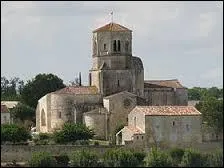 Nous partons en Poitou-Charentes, à la découverte de Saint-Sulpice-d'Arroult. Commune de l'arrondissement de Saintes, elle se situe dans le département ...
