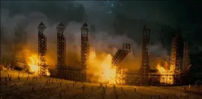 On peut aussi jouer au Quidditch à Poudlard. Un terrain est prévu à cet effet. Au fait, quel poste Harry Potter occupe-t-il au Quidditch pendant les six premières années de sa scolarité ?