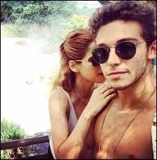 Qui est le premier à avoir avoué leur relation ?