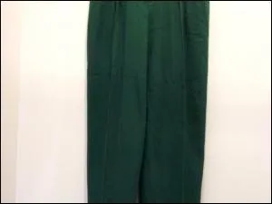 Comment s'appelle ce pantalon, toujours dans le style BCBG ?