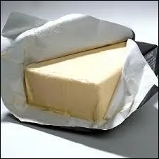 Un beurre clarifié est un beurre qui est fondu et qui est débarrassé de ses impuretés.