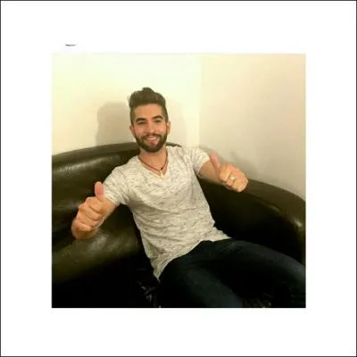 Comment s'appelle ce chanteur ?