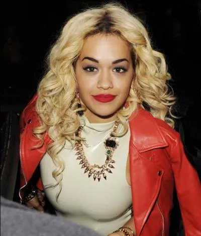 Quel est le réflexe belle peau de Rita Ora ?