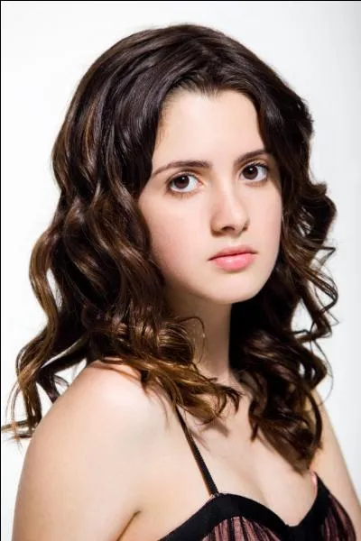 Comment aime se coiffer Laura Marano ?