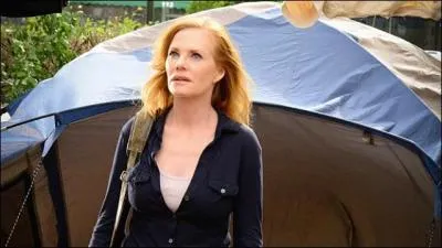 Qui est cette femme et que veut-elle ?