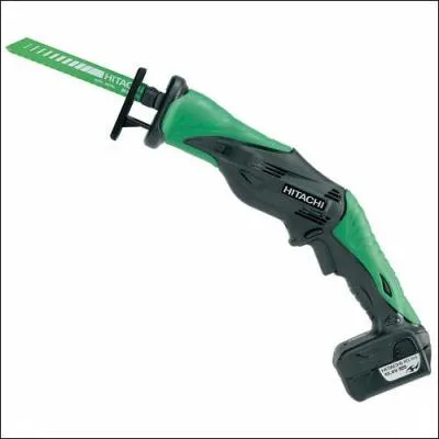 Quelle scie manque un peu de pr&eacute;cision mais permet de faire des d&eacute;coupes sans avoir acc&egrave;s &agrave; l'autre face de l'objet ?