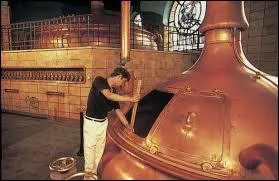 Indice métier : sans lui, pas de mousse ! 
Indice célébrité : il s'est fait remarquer à la boum du camping.
Quel est le prénom de la célébrité ?