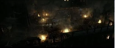 Pendant ce temps, les combats redoublent d'intensité dans la Grande Salle. Parmi les listes suivantes proposées, laquelle inclut l'ensemble des Mangemorts vaincus par des membres de l'Armée de Dumbledore dans le cadre des combats dans la Grande Salle ?