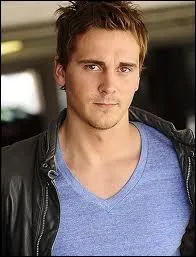 Pouvez-vous me donner le prénom de ce Stifler ?