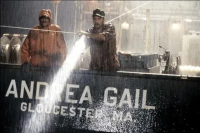 Gloucester fut pendant longtemps le premier port d'Amérique. Mais les temps ont changé. Les marins sont désormais contraints de s'aventurer dans des zones dangereuses afin de continuer à exercer leur métier. C'est ainsi que Billy Tyne (alias George Clooney), capitaine de l'Andrea Gail, ainsi que son équipage affrontent une tempête de premier ordre.