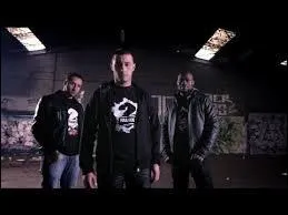 À quel groupe appartenait Sam ?