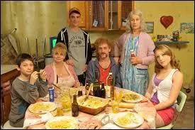 Qui a réalisé le film "Les Tuche" sorti en 2011 ?