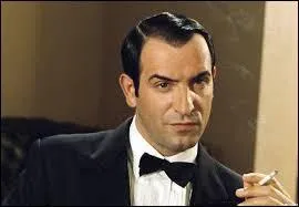 Combien de fois Jean Dujardin a-t-il incarné le personnage de Hubert Bonisseur de la Bath alias OSS 117 ?